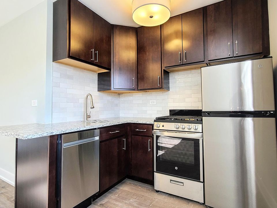 1st image of 721 W Barry Ave #1NBT