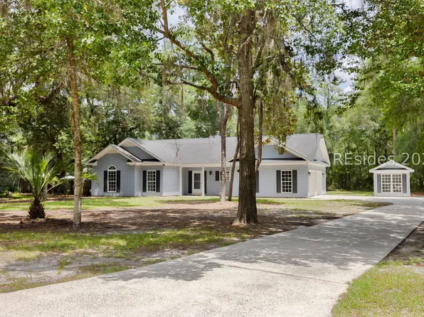 19 Woods Ct, Ridgeland, SC 29936