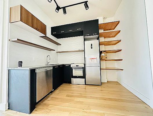 2nd image of 400 E 2nd St APT 502