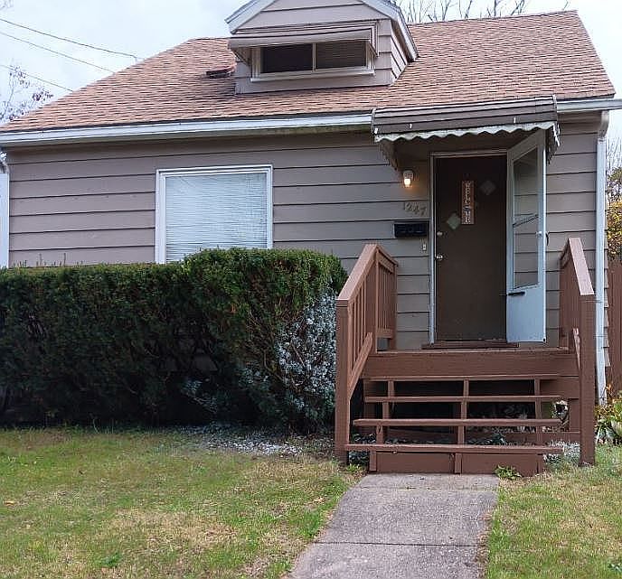 1st image of 1247 Dietz Ave