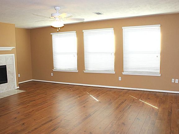 5th image of 207 Willoughby Dr