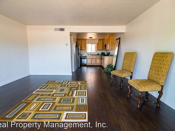 4th image of 2805 Pioneer Dr APT 2
