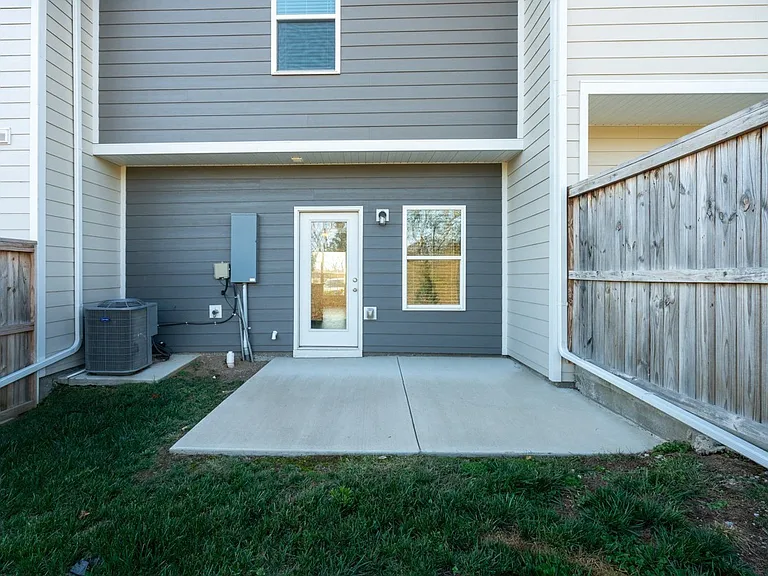 115 Harvard Dr — Photo 15