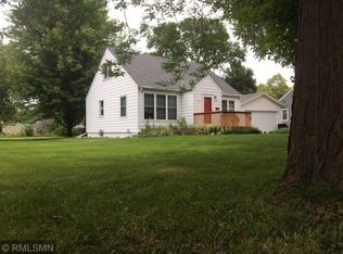 703 E 2nd St, Litchfield, MN 55355