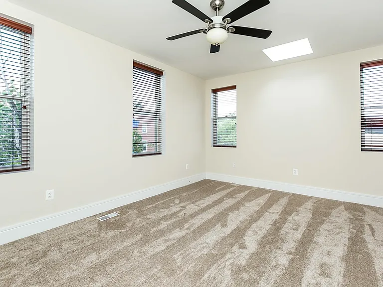 2201 E Fairmount Ave #A — Photo 21