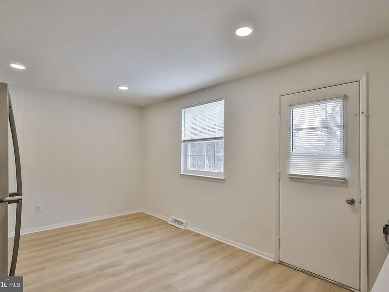 305 S Warminster Rd #B2 — Photo 39