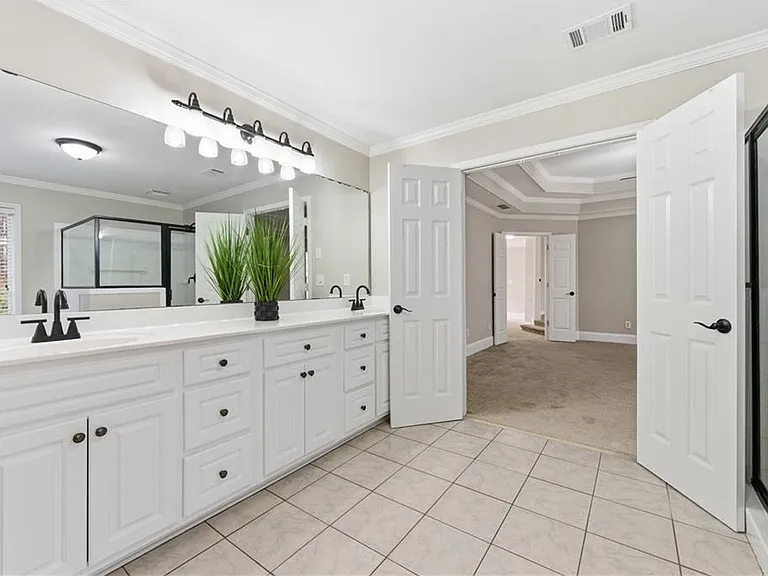 2570 Wood Creek Ct — Photo 37