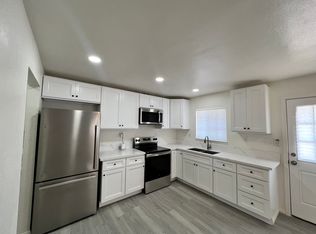 57111 Buena Vista Dr #B, Yucca Valley, CA 92284