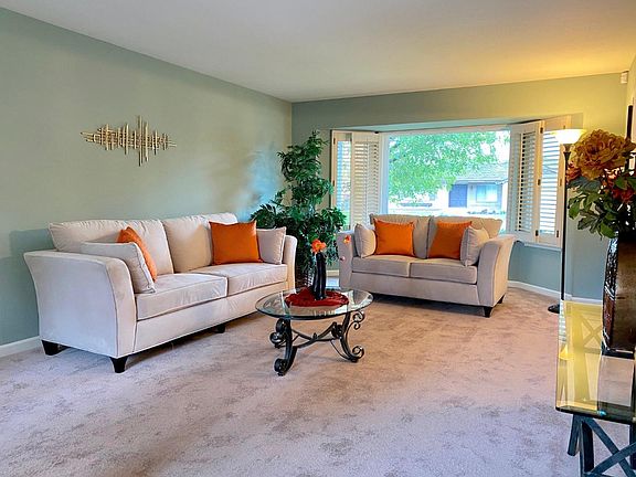 4th image of 2819 Toyon Dr