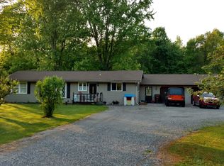1331 Barkeyville Rd, Grove City, PA 16127