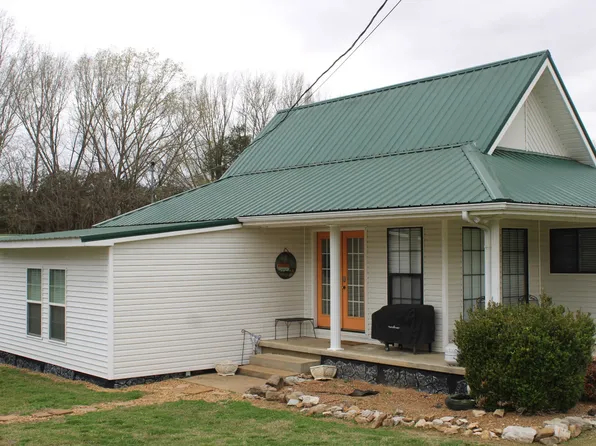 628 Cypress Creek Rd, Linden, TN 37096