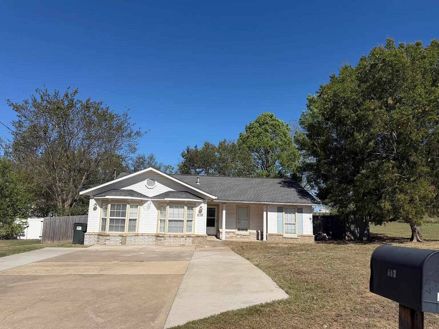 3 bed, 1706 sqft, $1,725 — Photo 1