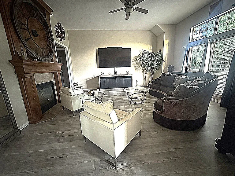 16721 Farmington Way — Photo 13
