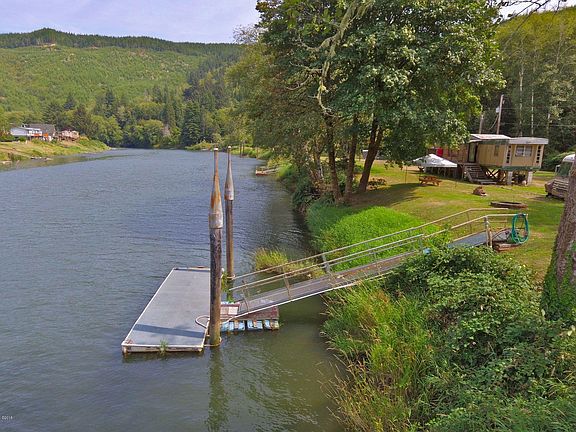 4th image of 8040 S Siletz River Dr