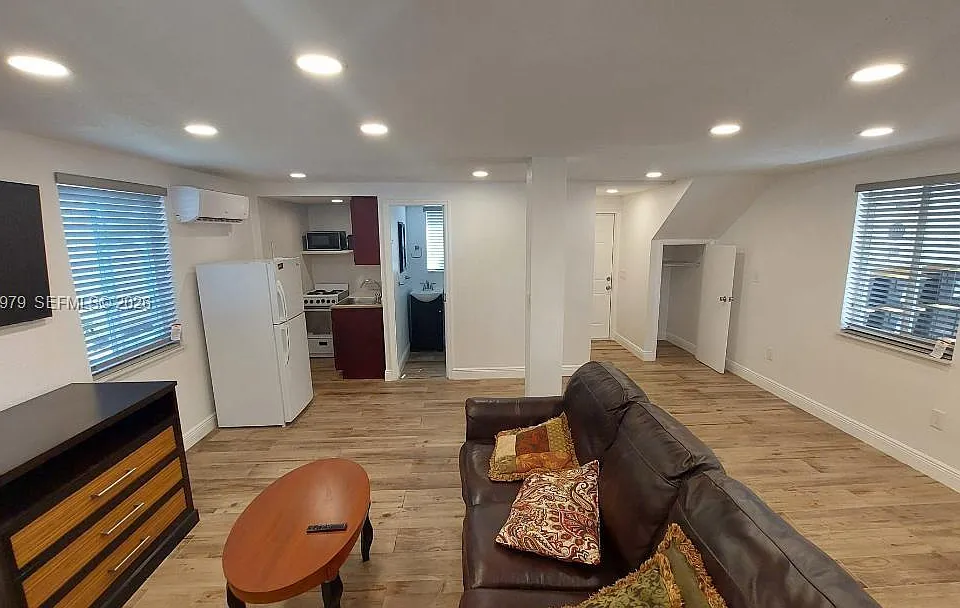 1727 Plunkett St #BACK