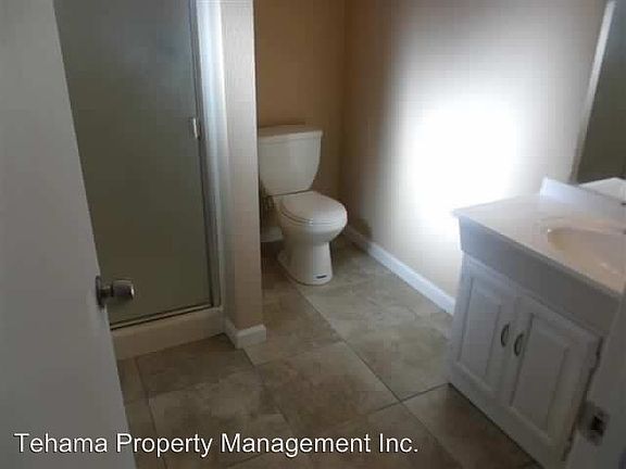 4th image of 25275 Orange St