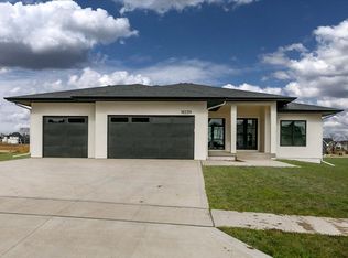 18239 Alderleaf Dr, Clive, IA 50325