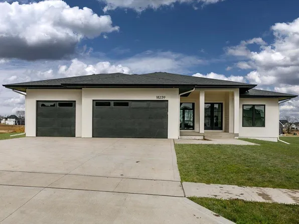 18239 Alderleaf Dr, Clive, IA 50325
