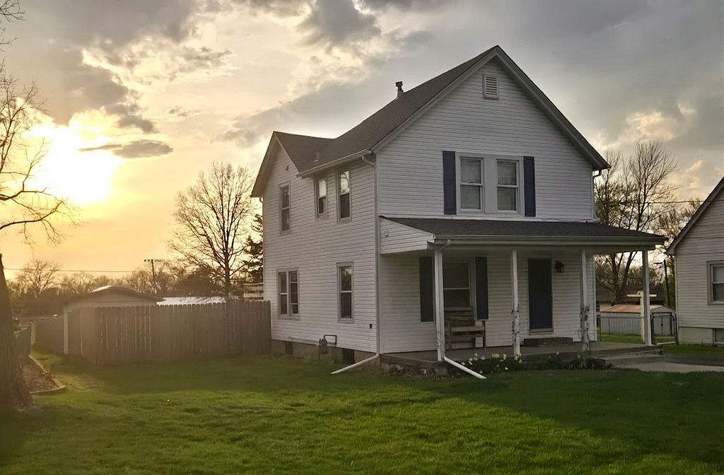 213 S Swift St - Property Image