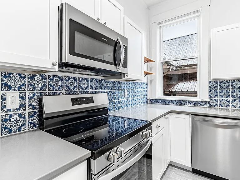 496 Dorsey Ave — Photo 68