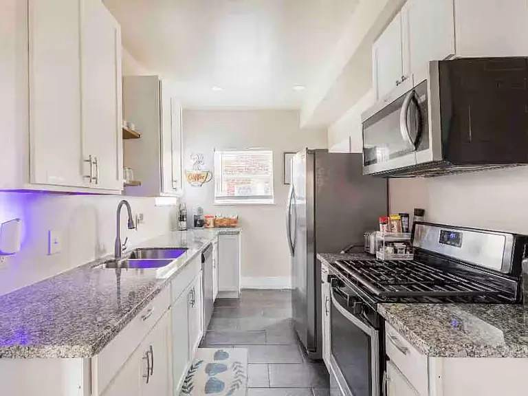 2108 Berry St — Photo 11