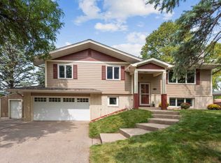 1005 Arbogast St, Shoreview, MN 55126
