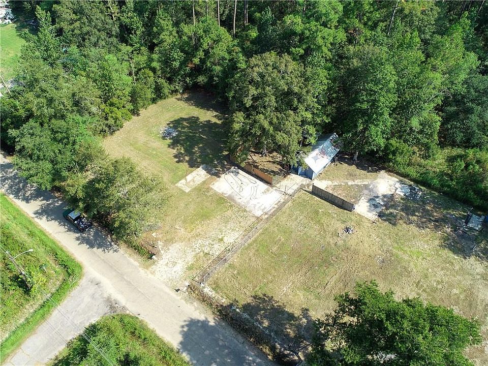 2nd image of 29218 Chene Dr