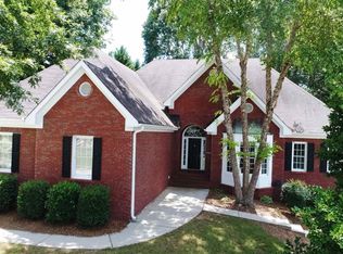 1013 Maple Creek Dr, Loganville, GA 30052