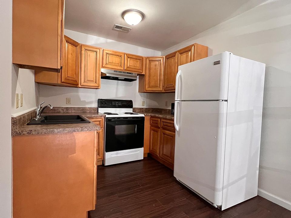 1st image of 18 Travis Br APT 1
