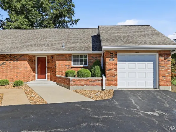 1419 Tahoe Valley Ct, Ballwin, MO 63021