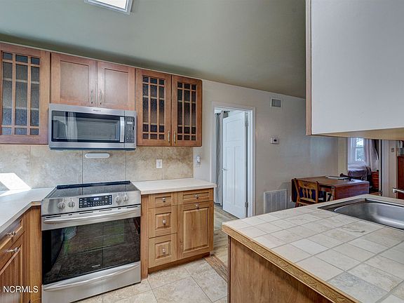 5th image of 2506 Flint Dr
