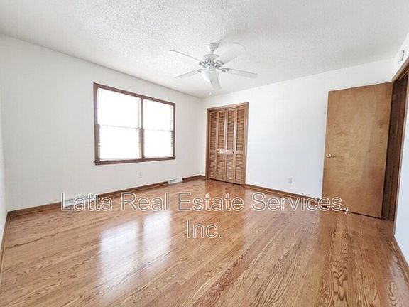 5th image of 7513 Hawthorne Ave