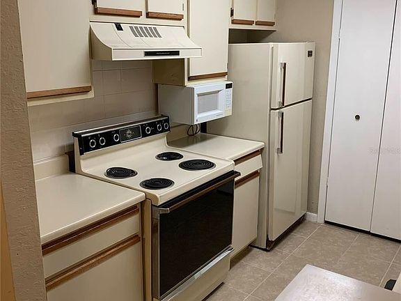 3rd image of 4350 Perkinshire Ln APT Q104