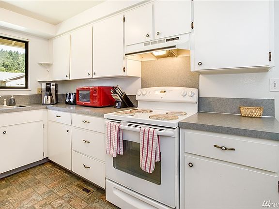 5th image of 5652 Finch Dr