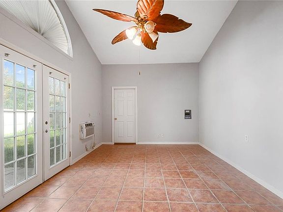 5th image of 2395 Lakota Ln