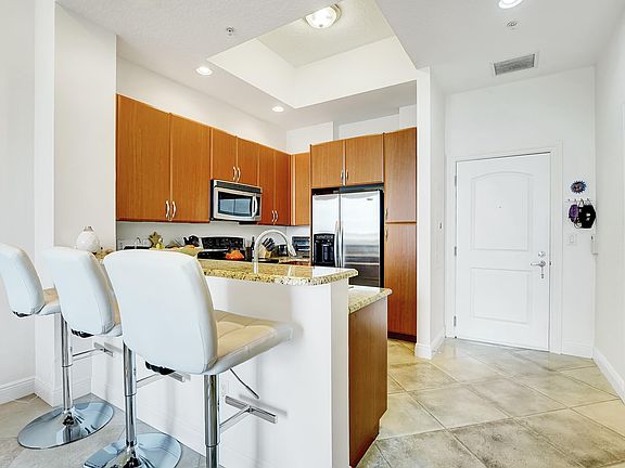 4th image of 701 S Olive Ave APT 1509