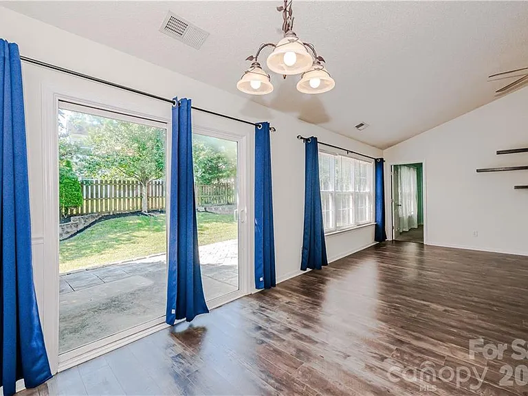 12819 Slade Castle Ct — Photo 14