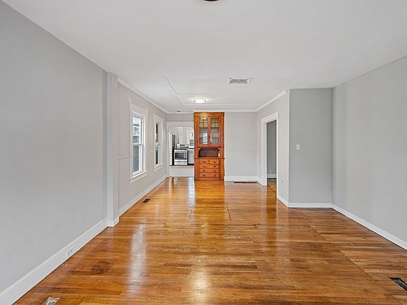 5th image of 4 Pollard Ave