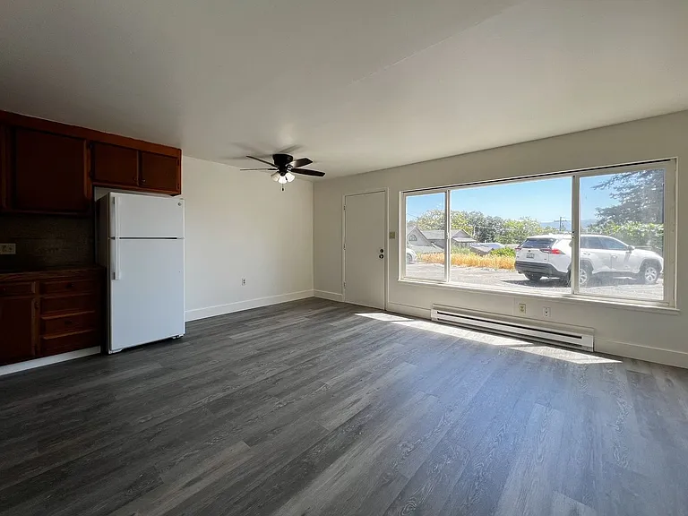 Hilltop Drive, 2991* — Photo 19
