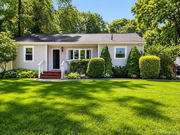1st image of 24 Oakcrest Avenue