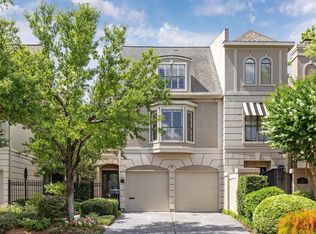 2 S Briar Hollow Ln UNIT 2, Houston, TX 77027