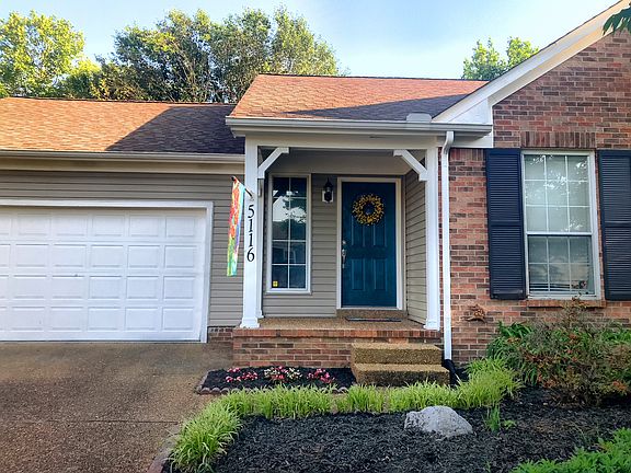 Adorable curb appeal