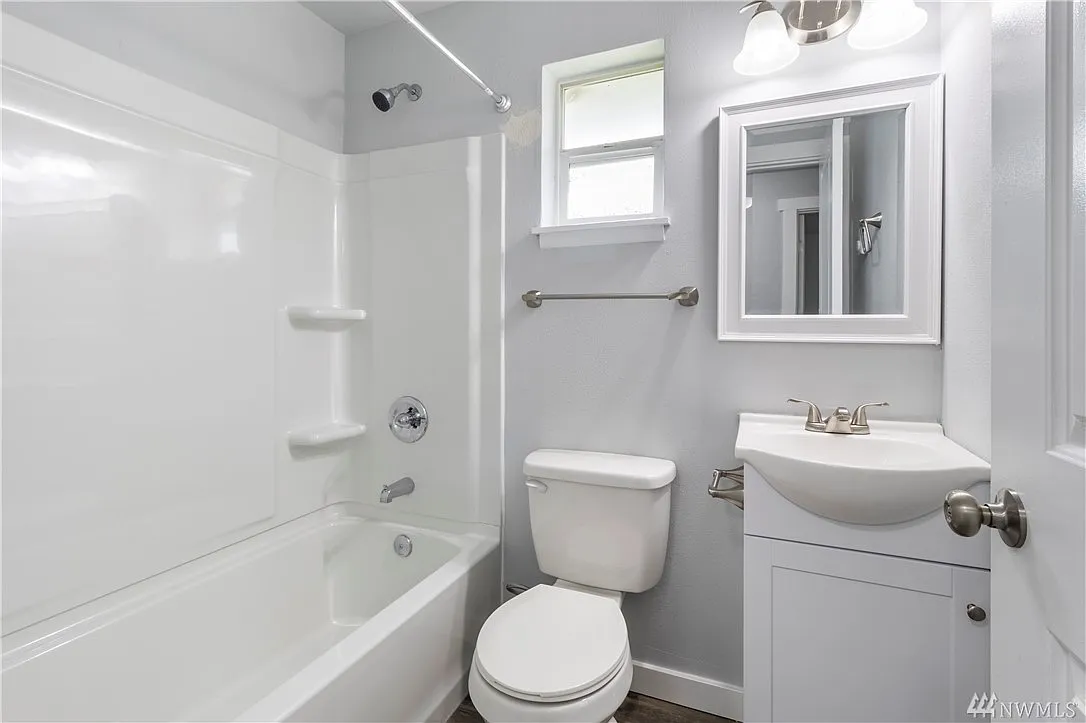 6124 88th St SW — Photo 3