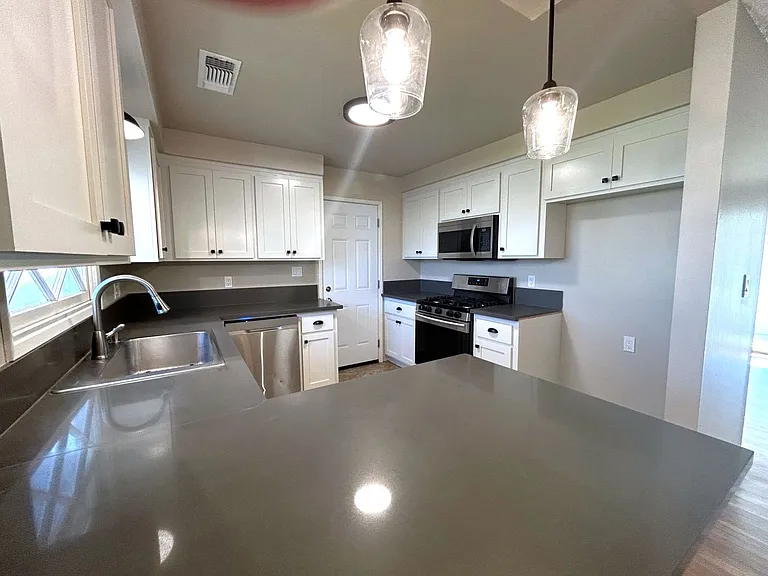 240 Encinal Dr — Photo 5
