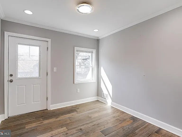 616 S Luzerne Ave — Photo 33