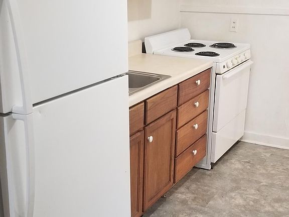 3rd image of 613 Kinzer St #A
