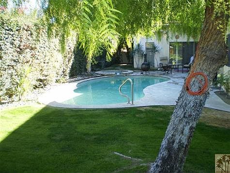 Pool, Spa & Sideyard