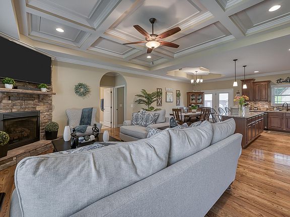 5th image of 892 Vines Farm Ln