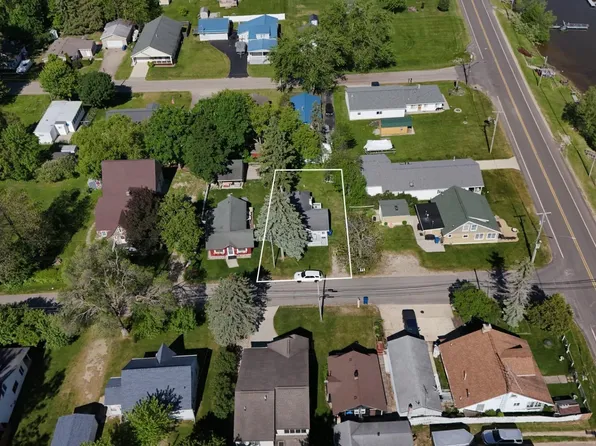 104 Oliver Dr, Houghton Lake MI