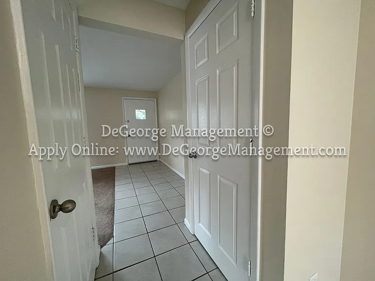 Bennington Townhomes — Photo 6